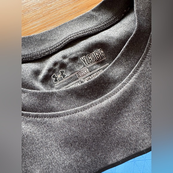 Boys Under Armour Performance Graphic Tee - Picture 2 of 4
